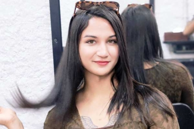 Cricketer Sanjay Bangar&#039;s Daughter makes Sensational Comments