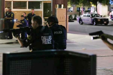 Dallas COP dies after being shot at Northeast Dallas home depot. Other police remains in critical  condition
