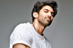 Aditya roy kapoor, Aditya Roy Kapoor girlfriend, aditya roy kapoor is all set to marry this indian american model, Manish malhotra
