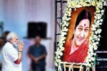 Narendra Modi paying tribute to sushma swaraj, Narendra Modi paying tribute to sushma swaraj, sushma swaraj transformed mea narendra modi, Sushma swaraj