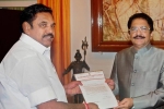 Palaniswami took oath as CM of Tamil Nadu, top stories, palaniswami sworn as cm of tamil nadu, Handloom